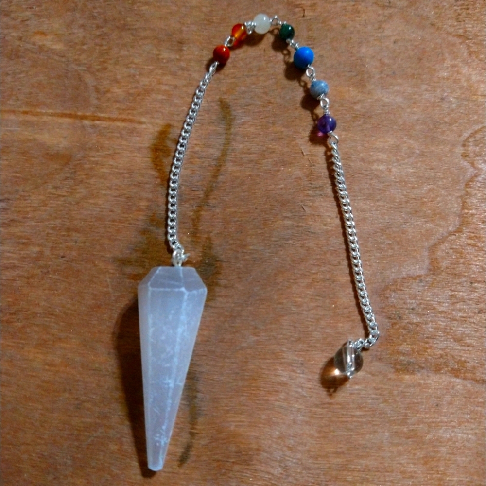 Crystal Pendulum with Silver Chain - Picture 5 of 7